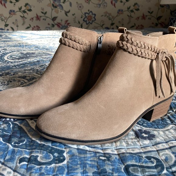 NEW Michael Shannon Tan Suede Side Zip Braided Fringe Mallory Booties SZ 10 - Picture 3 of 6